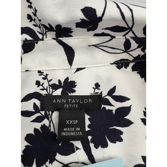Ann Taylor Petite Black Floral Button Down Shirt Long Sleeve Blouse XXS - Picture 3 of 5